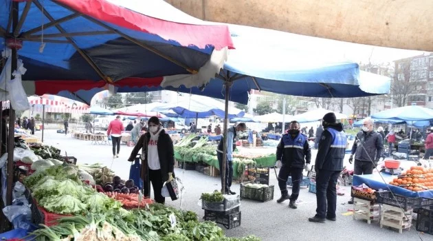 Bursa’da pazarlarda Korona virüs önlemleri arttırıldı