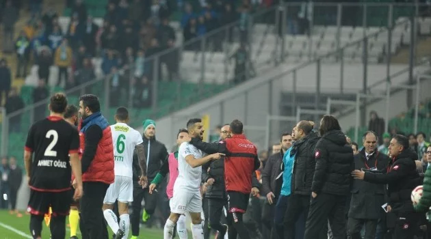 Bursaspor - Gençlerbirliği maçı sonrası ortalık karıştı