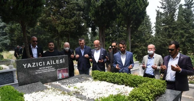 Bursaspor’un yeni yönetimi Yazıcı’nın kabrini ziyaret etti