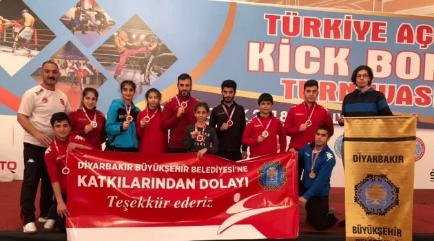 Büyükşehir Belediyesi Kick Boks Takımı 10 madalya kazandı