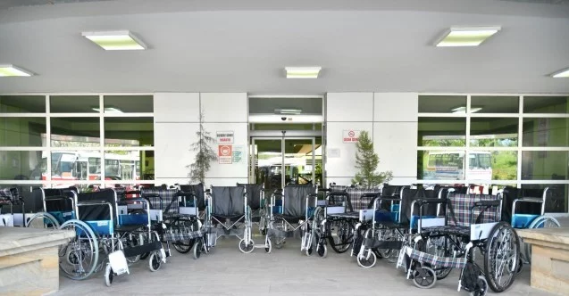 Büyükşehir’den 20 engelliye tekerlekli sandalye, 261 yetim çocuğu bayramlık