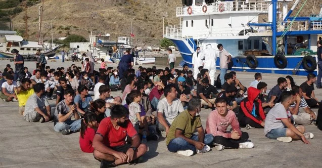 Çanakkale’de balıkçı teknesine operasyon: 231 düzensiz göçmen yakalandı
