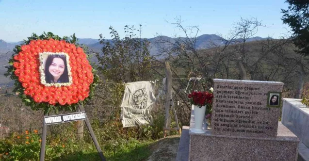 Ceren Özdemir, vefatının ikinci yılında mezarı başında anıldı