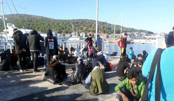 Çeşme'de 6 lastik botta 225 kaçak göçmen yakalandı