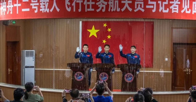 Çin, uzaya göndereceği ilk taykonot ekibini belirledi