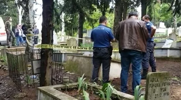 Bursalı doktor babasının mezarı başında ölü bulundu
