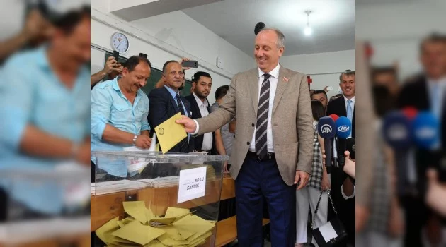 Cumhurbaşkanı adayı Muharrem İnce memleketi Yalova’da oy kullandı