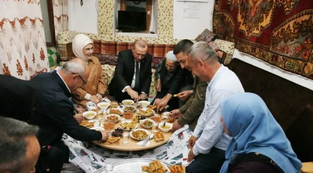Cumhurbaşkanı Erdoğan, Ankaralı ailenin iftar sofrasına konuk oldu