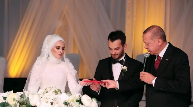 Cumhurbaşkanı Erdoğan, Fatih Belediye Başkanı Suver’in kızının nikah şahidi oldu