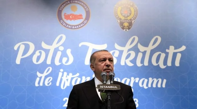 Cumhurbaşkanı Erdoğan, polis teşkilatıyla iftarda buluştu