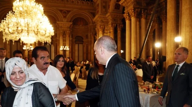 Cumhurbaşkanı Erdoğan, sanatçı ve sporcularla iftarda bir araya geldi