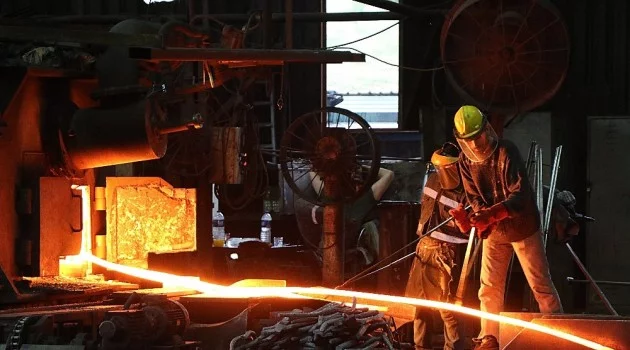 Demir çelik işçilerinin bin 200 derece sıcakla oruç imtihanı