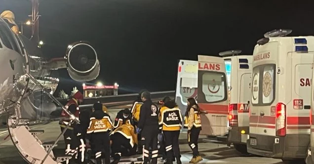 Depremde yaralanan 4 kişi ambulans uçakla Ankara’ya getirildi