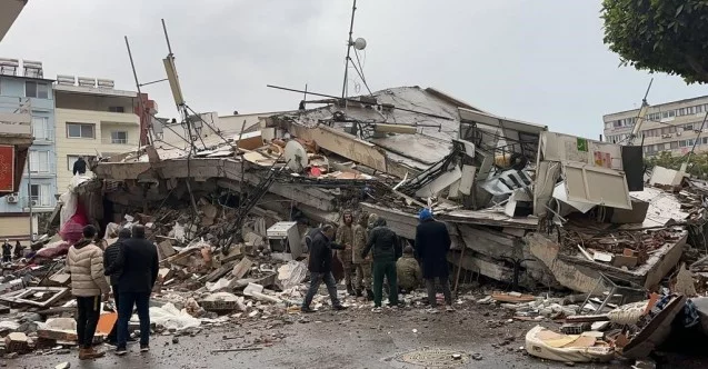 Depremin ilk saatlerinde askerin sahada olduğu görüntüler ortaya çıktı