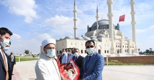 Diyanet İşleri Başkanı Erbaş, Lefkoşa’da Hala Sultan Cami Aile ve Gençlik Merkezinin açılışını yaptı