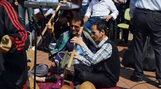 Dünyanın farklı coğrafyalarından Trabzon’a gelen göçmen öğrenciler 23 Nisan’ı kutladı