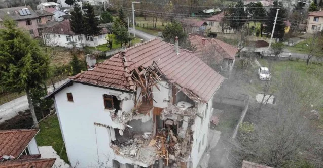 Düzce’de ağır hasar alan 107 bina yıkıldı