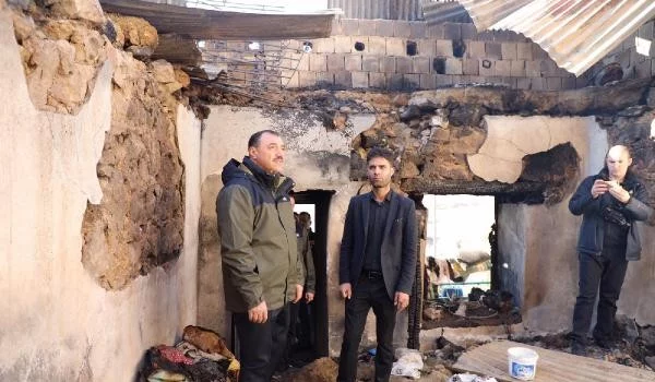 Elazığ Valisi Kaldırım'dan evleri yanan köylülere geçmiş olsun ziyareti