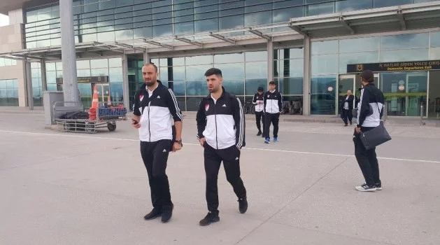Elazığspor deplasmana 21 futbolcuyla gitti