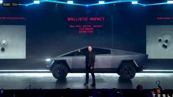 Elon Musk, Tesla’nın ilk elektrikli pick-up aracı ‘Cybertruck’ı tanıttı