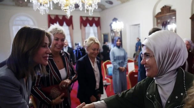 Emine Erdoğan, Bezmialem Valide Sultan Söyleşisi’ne katıldı
