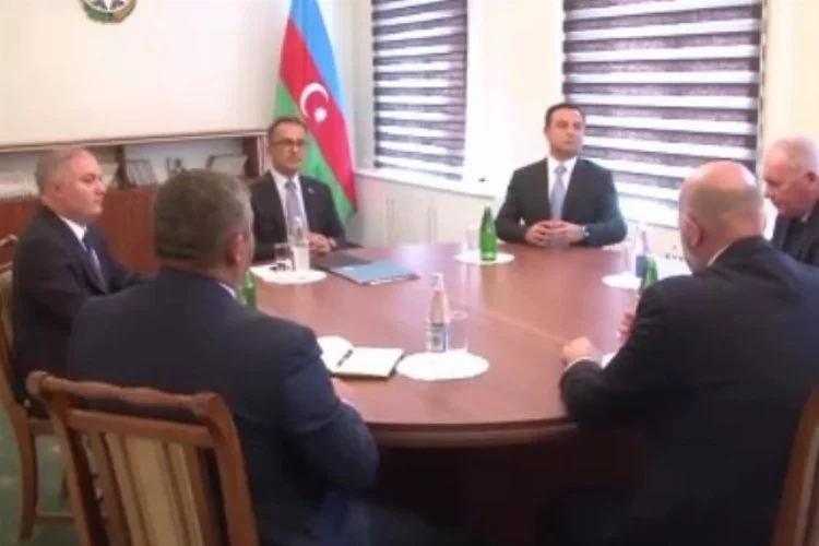 Ermeni ve Azerbaycan temsilcileri arasındaki görüşme başladı