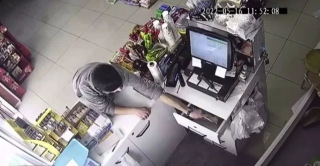 Esenler’de marketten 5 bin lira çalan hırsız kamerada