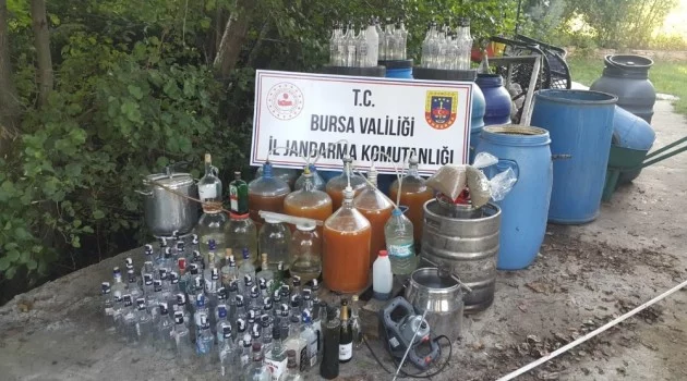Bursa'da evde içki imalatına jandarmadan baskın