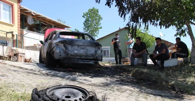 Evini kurşunladılar, arabasını yaktılar
