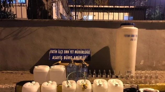Fatih’te sahte alkol imalathanesine baskın: 2 gözaltı