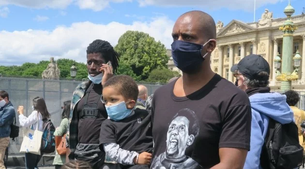 Fransa’da Floyd cinayeti protesto edildi