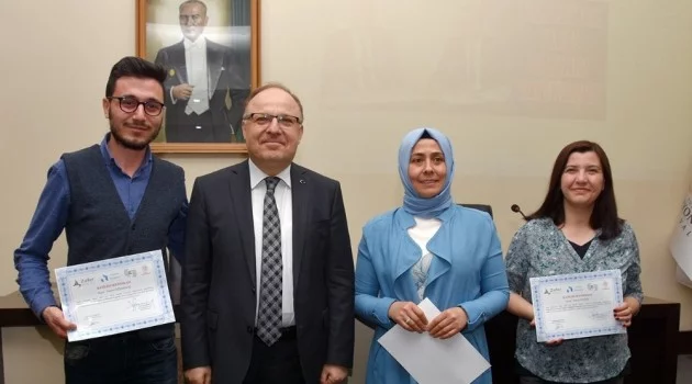 Bursa'da Gazeteci adayları sertifikalarını aldı