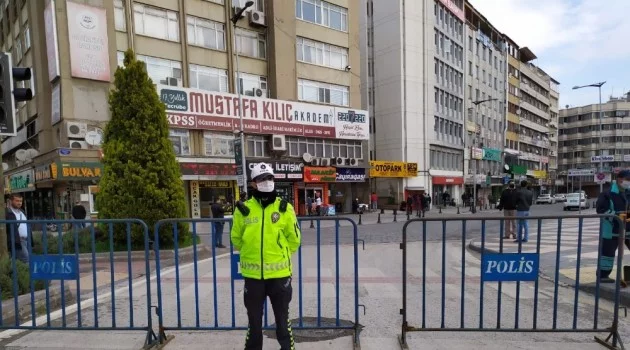 Gaziantep’in en kalabalık caddeleri araç trafiğine kapandı
