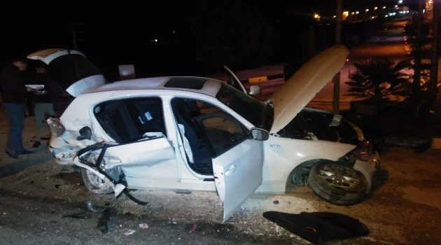 Gaziantep’te 2 araç çarpıştı:5 yaralı