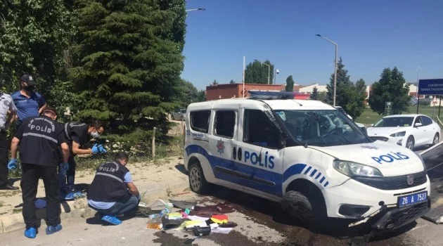 Görevden dönen polis memurları kaza yaptı: 1’i ağır 2 yaralı