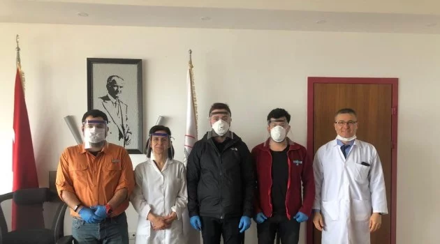 Grizu-263 Uzay Takımı’ndan sağlık çalışanları için 3D yazıcıyla siperli maske üretimi