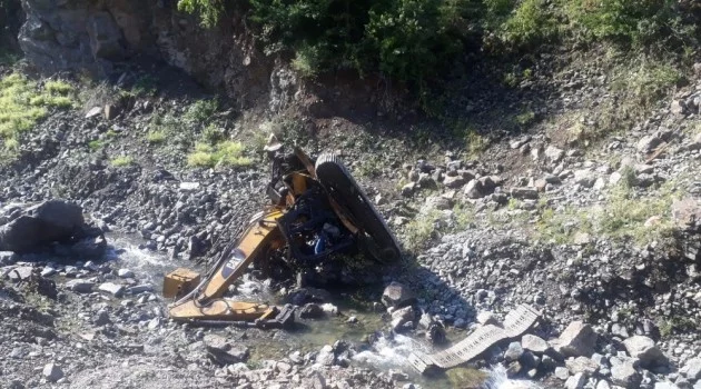 Gümüşhane’de yaşanan heyelan sonrası 300 metrelik uçuruma sürüklenerek hayatını kaybeden 2 kişi son yolculuklarına uğurlanacak