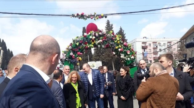 Gürcistan’da Nevruz gösterisi nefes kesti