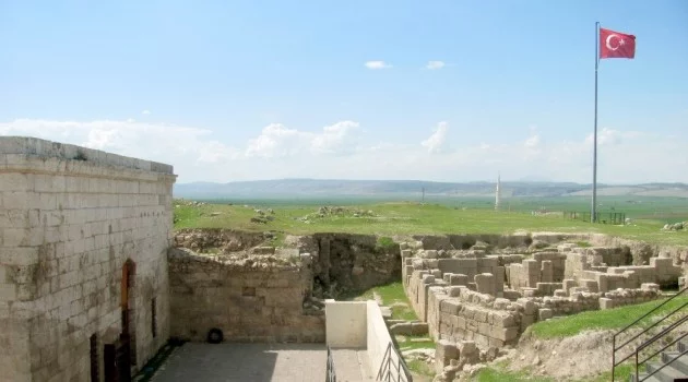 Haçlıların ve Ermenilerin paylaşamadığı tarihi kale gün yüzüne çıkmayı bekliyor