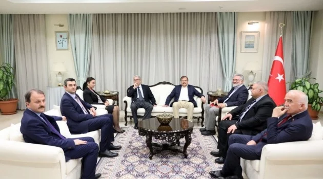 Hakan Çavuşoğlu, Lefkoşa Büyükelçiliğini ziyaret etti