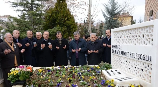 Hayırsever işadamı Dr. Ahmet Keleşoğlu mezarı başında anıldı