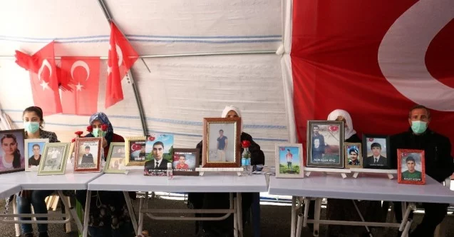 HDP önündeki acılı aileler, evlatlarına kavuşacakları günü bekliyor
