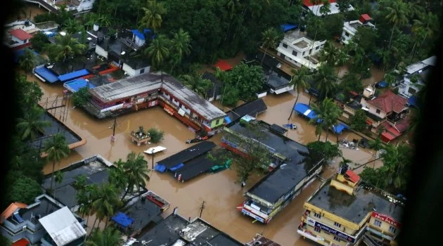 Hindistan’da muson faciasında 300 kişi öldü