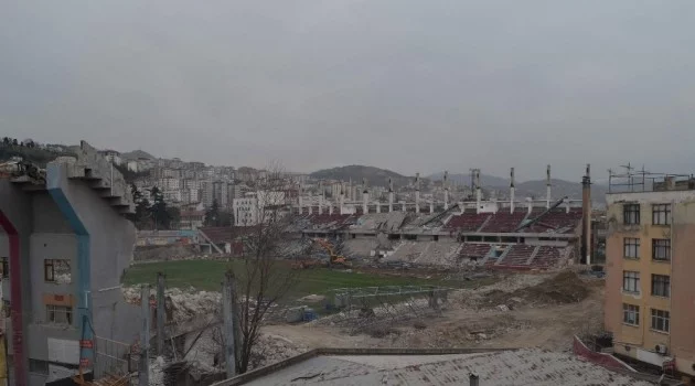 Hüseyin Avni Aker Stadyumu’nun yıkımında sona doğru