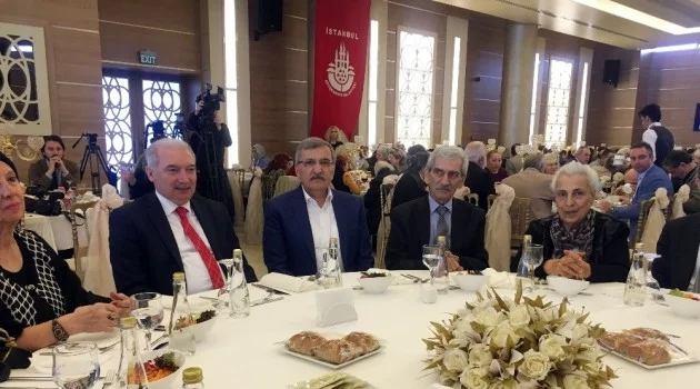İBB Başkanı Mevlüt Uysal, yaşlıları yemekte ağırladı