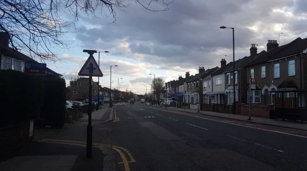 İngiltere sokakları sessiz