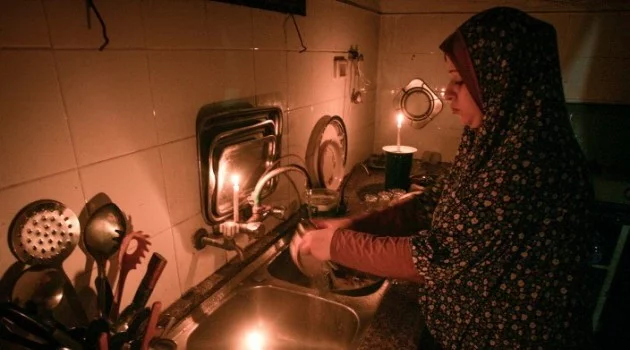 İran’da canlı yayında elektrik kesildi