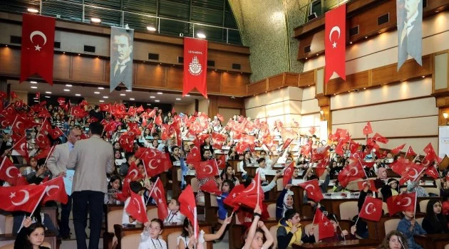 İstanbul Büyükşehir Belediye Meclisi çocuklara emanet