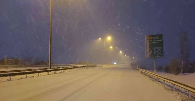 İstanbul’a araç girişleri durduruldu, yollar boş kaldı