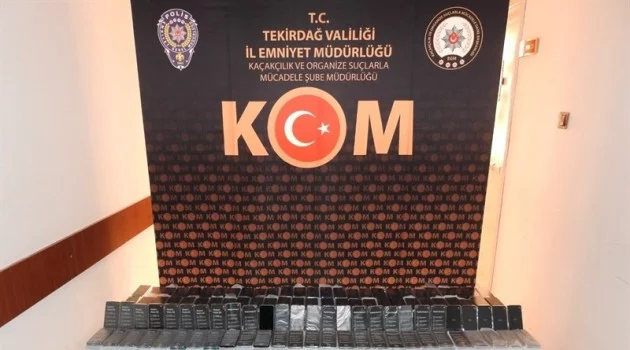 İstanbul’a giden araçtan yüzlerce kaçak telefon çıktı